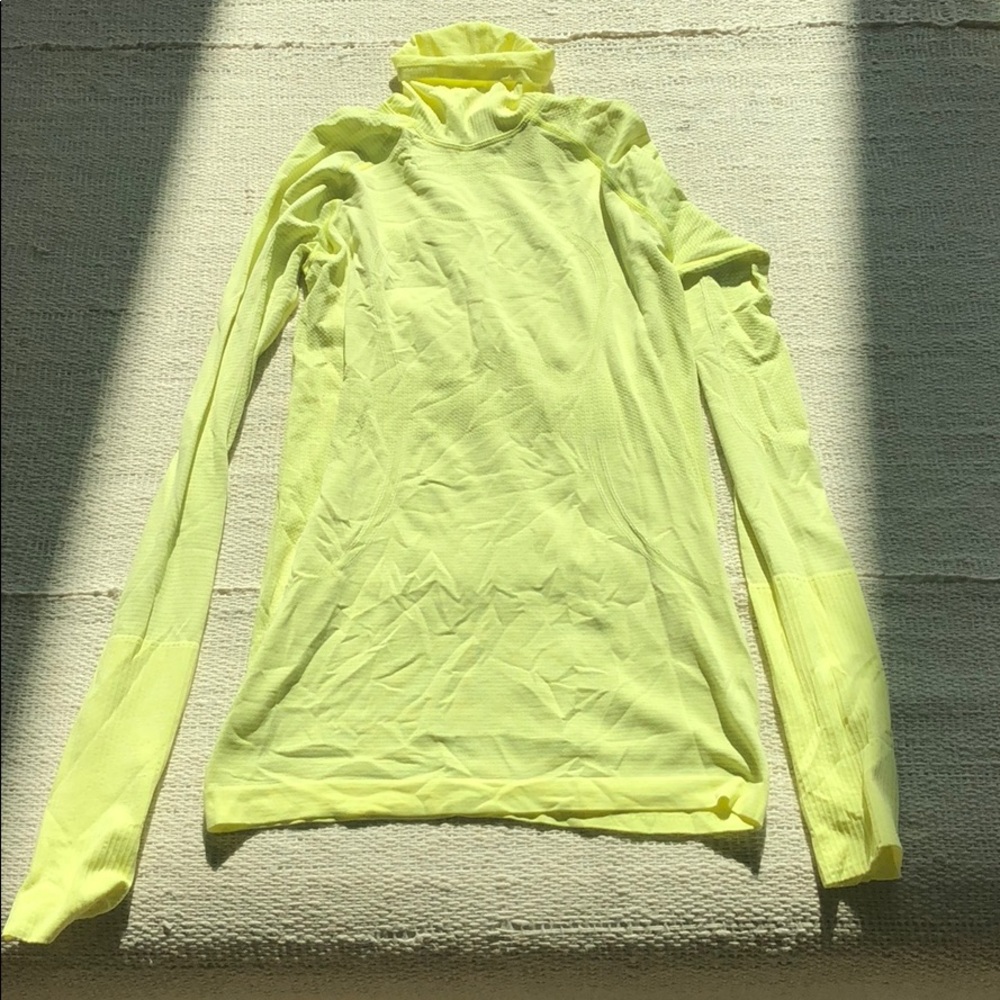 Lululemon turtleneck
